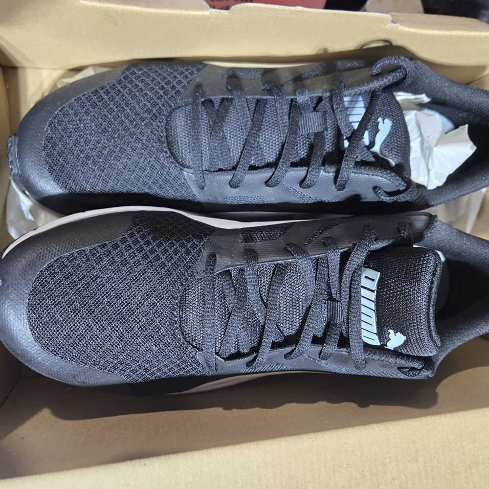 NEW Men's Puma Black Flexracer Athletic Sneakers with box